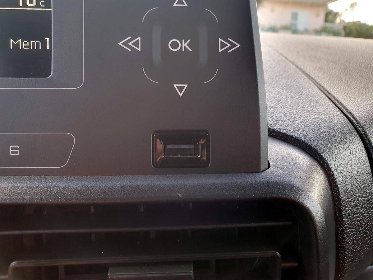 peugeot-partner-2019-diesel-1560cc