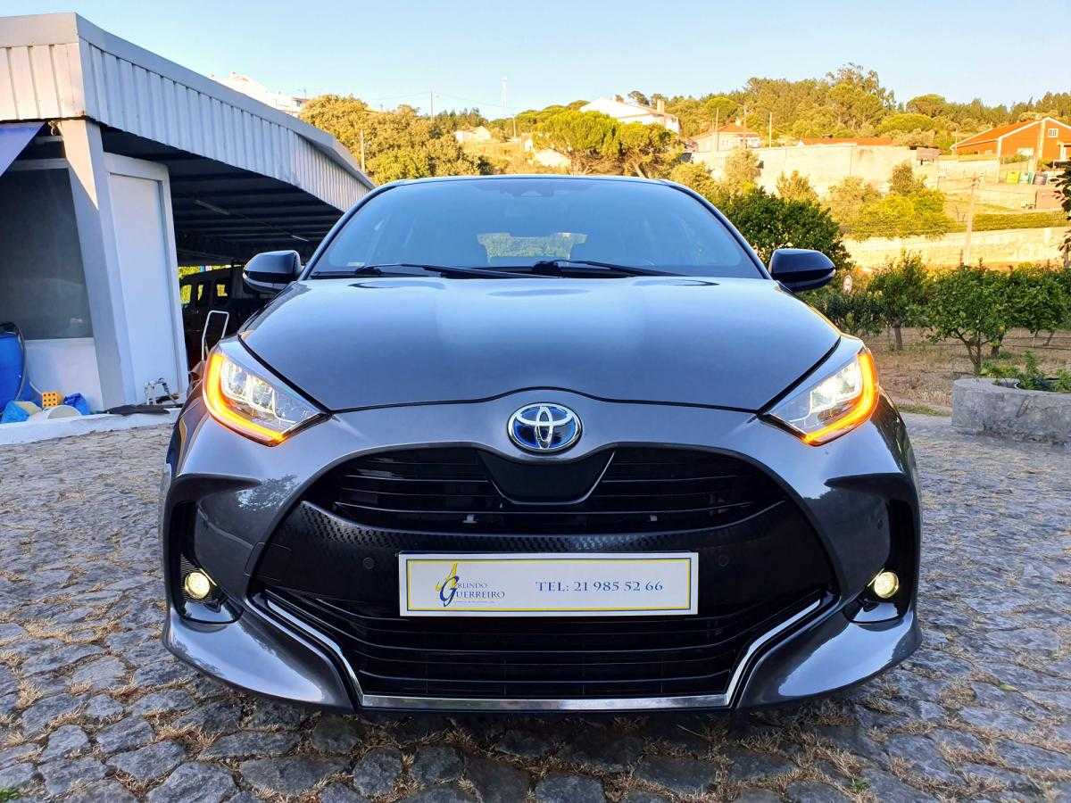 toyota-yaris-2021-hibrido-a-gasolina-1490cc