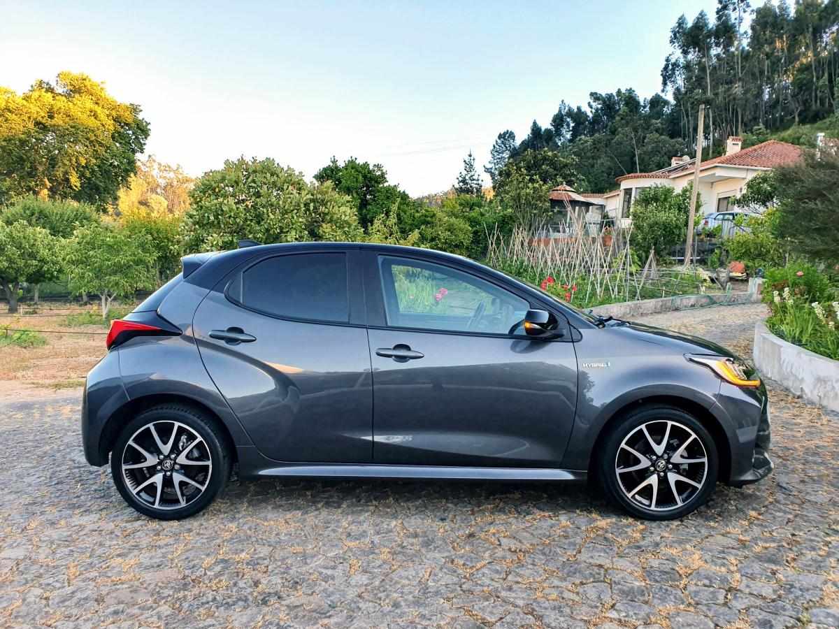 toyota-yaris-2021-hibrido-a-gasolina-1490cc