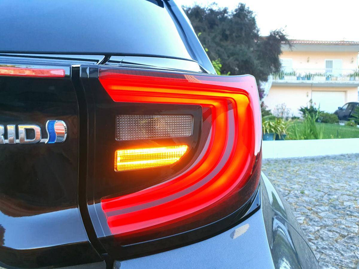 toyota-yaris-2021-hibrido-a-gasolina-1490cc