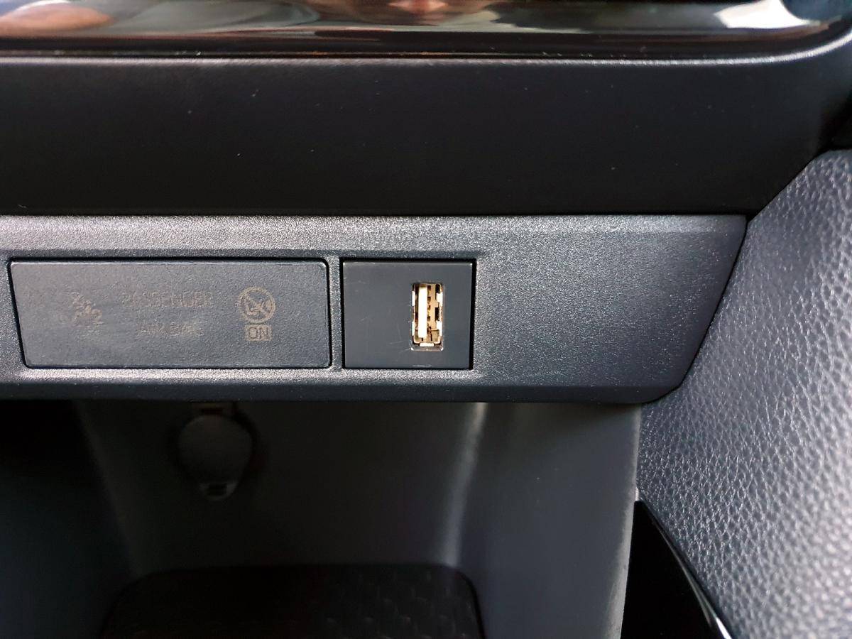 toyota-yaris-2021-hibrido-a-gasolina-1490cc