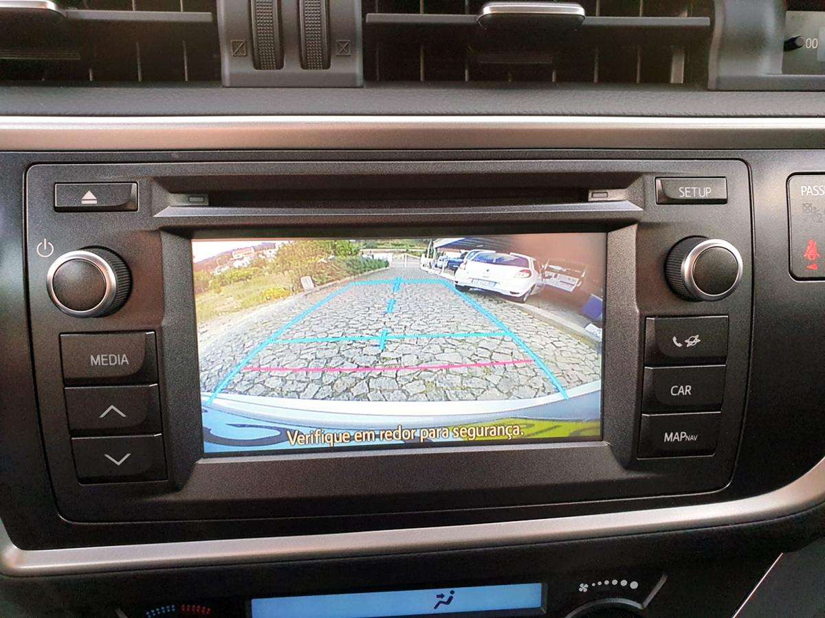 toyota-auris-touring-sports-2015-gasolina-1800cc
