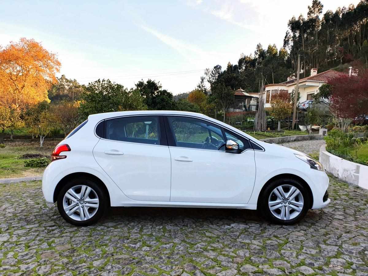 peugeot-208-2017-gasolina-1199cc