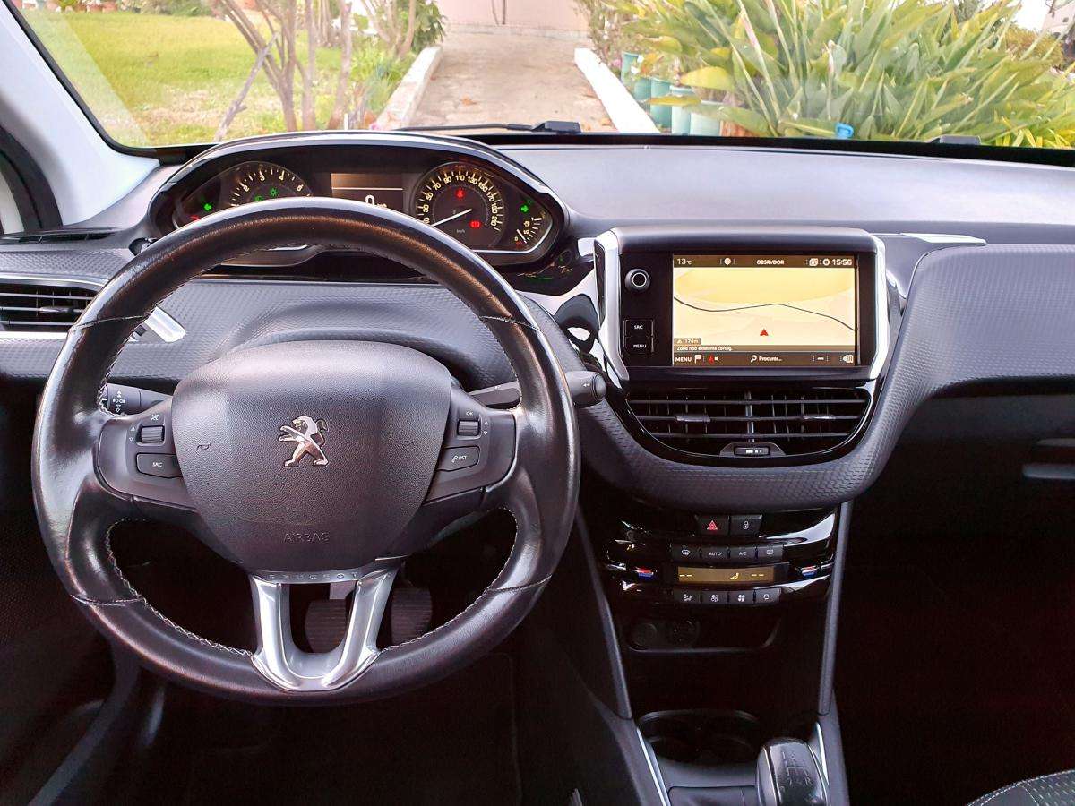 peugeot-208-2017-gasolina-1199cc