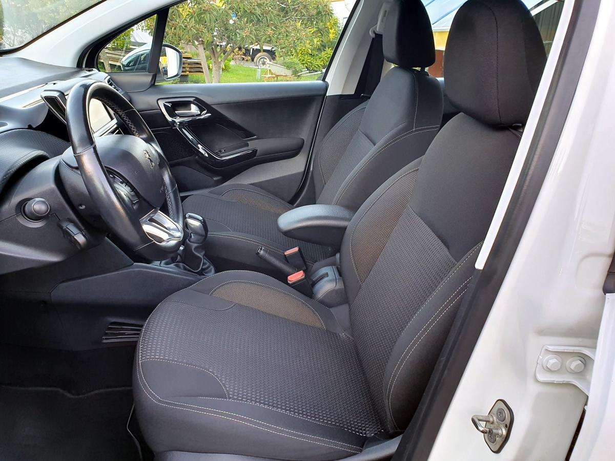 peugeot-208-2017-gasolina-1199cc