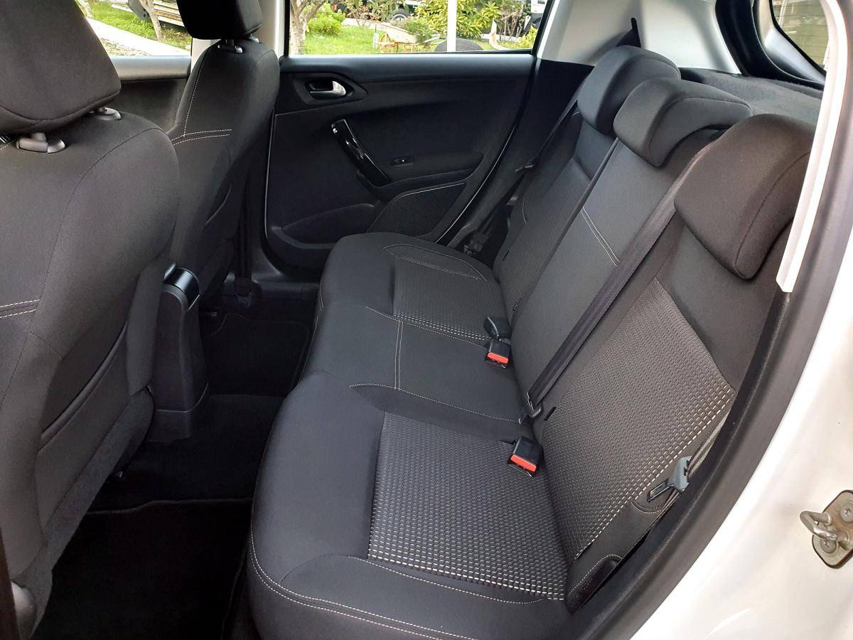 peugeot-208-2017-gasolina-1199cc