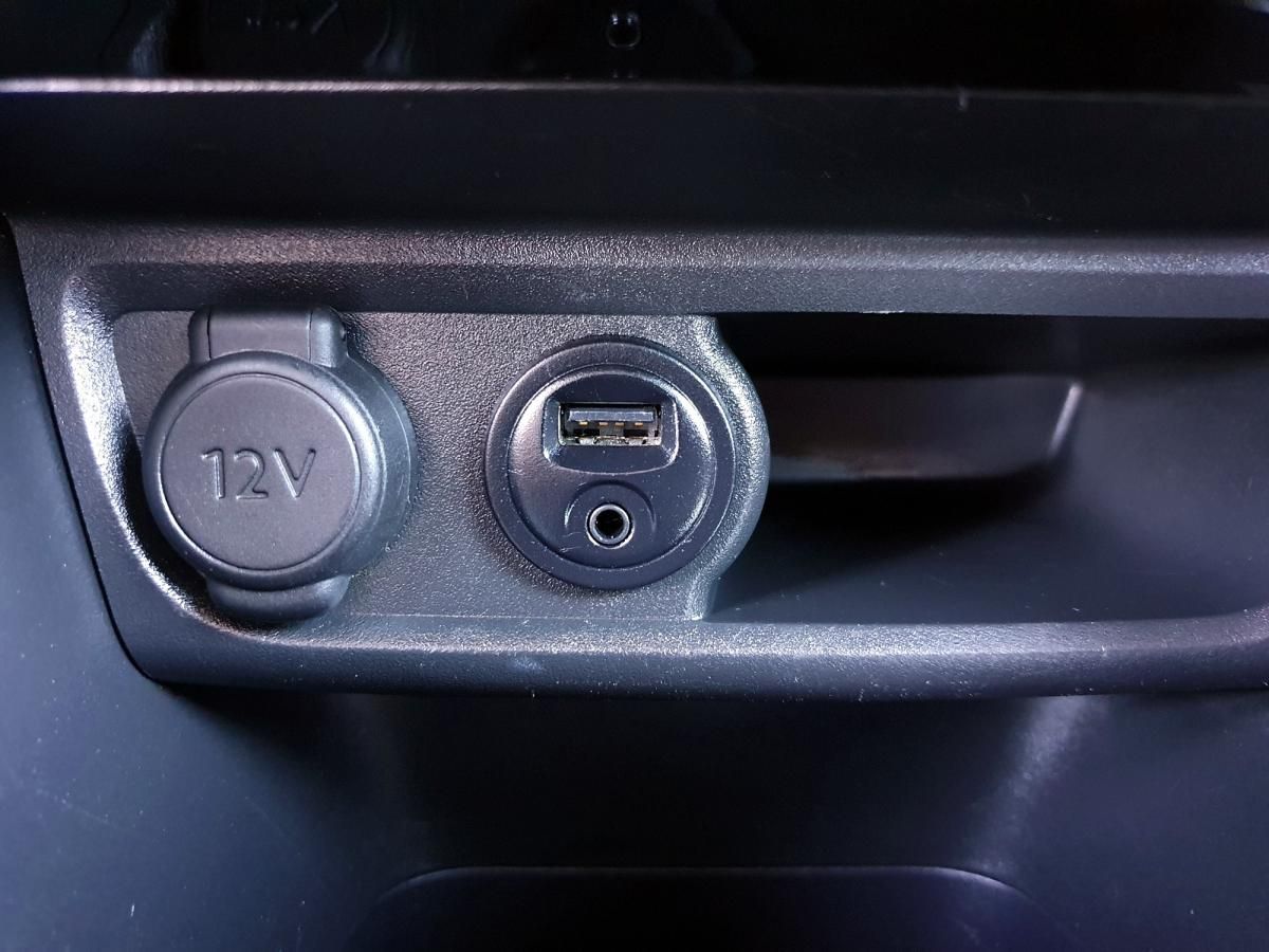 peugeot-208-2017-gasolina-1199cc