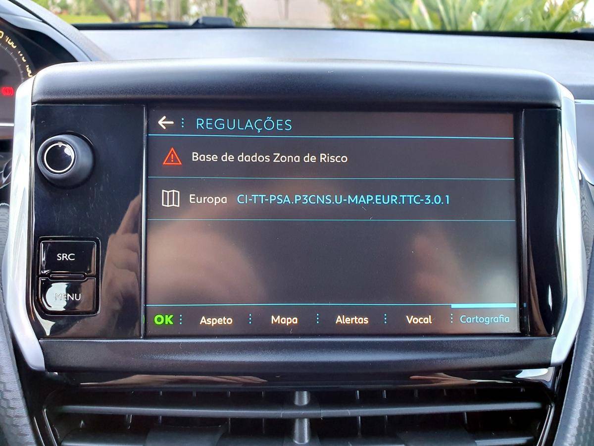 peugeot-208-2017-gasolina-1199cc
