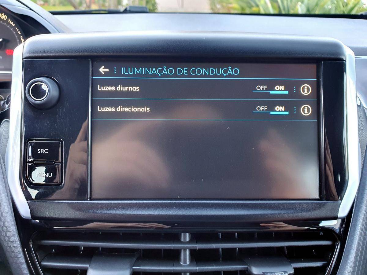 peugeot-208-2017-gasolina-1199cc