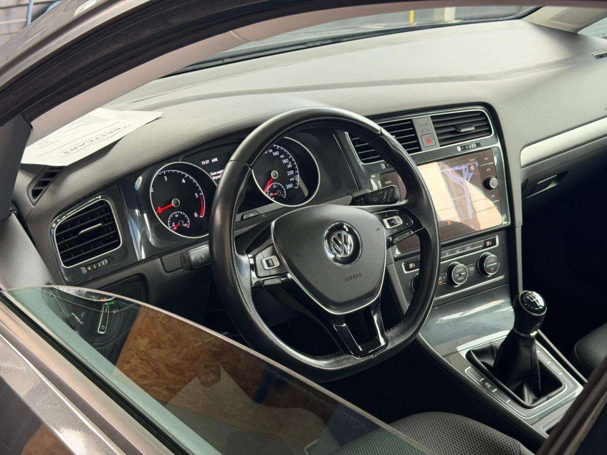volkswagen-golf-2019-diesel-1598cc