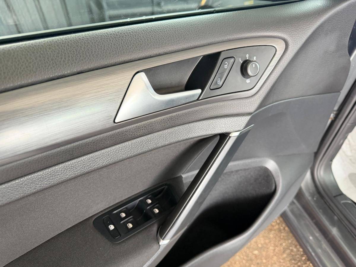 volkswagen-golf-2019-diesel-1598cc