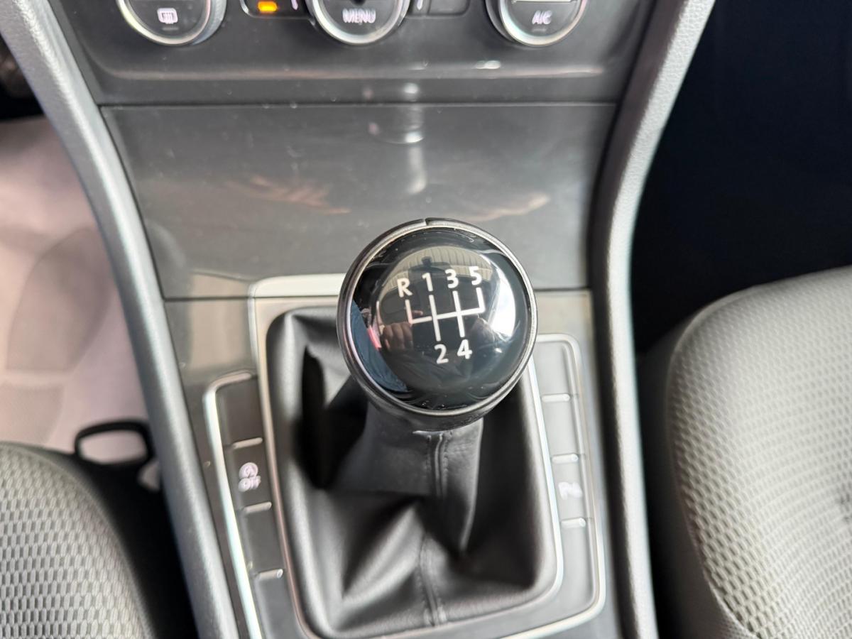 volkswagen-golf-2019-diesel-1598cc