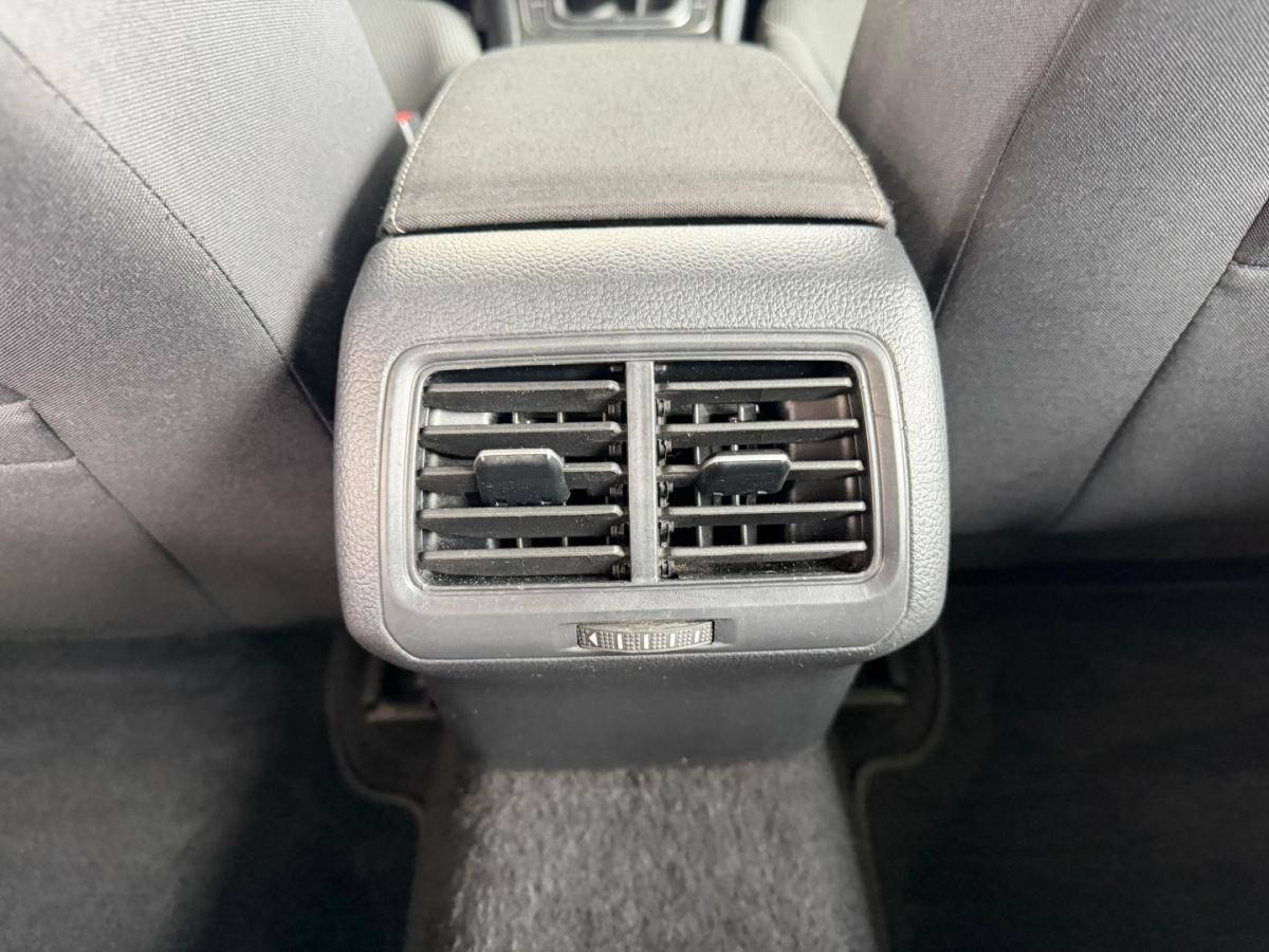 volkswagen-golf-2019-diesel-1598cc