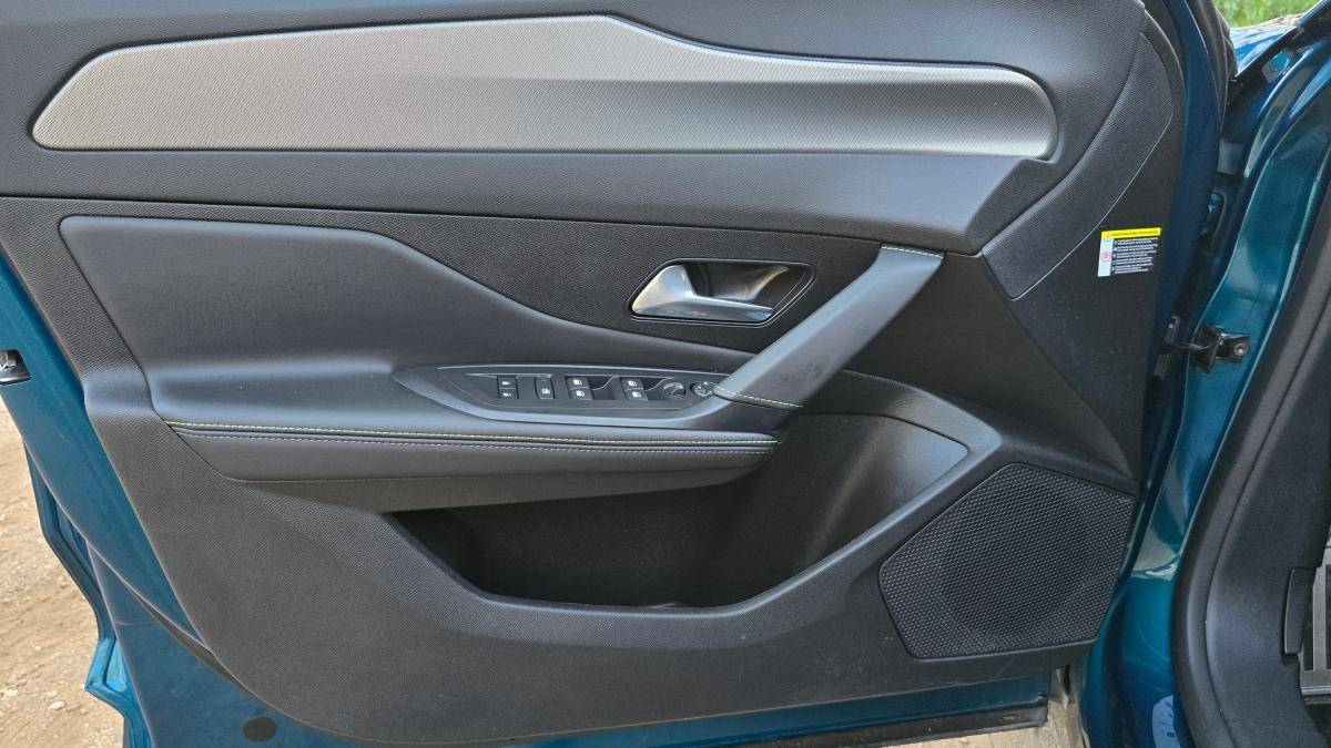 peugeot-408-2025-hibrido-a-gasolina-1598cc