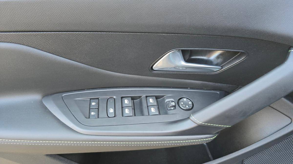 peugeot-408-2025-hibrido-a-gasolina-1598cc