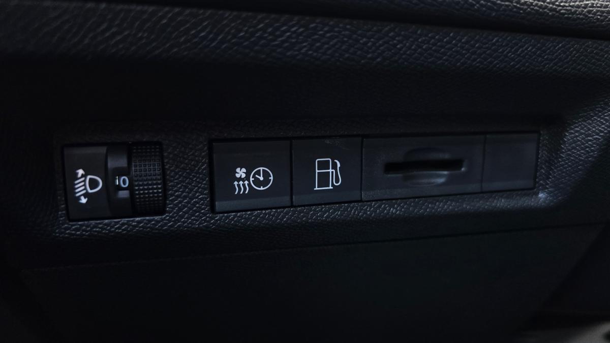 peugeot-308-sw-2022-hibrido-a-gasolina-1598cc