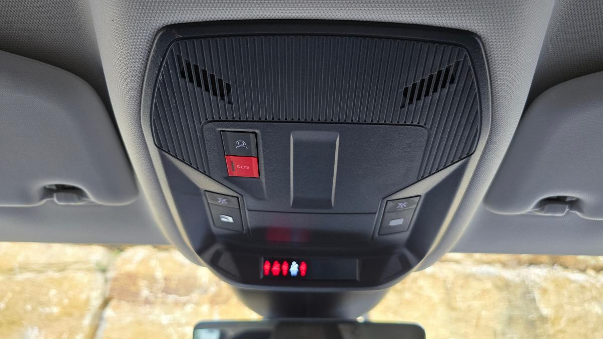 peugeot-308-sw-2022-hibrido-a-gasolina-1598cc