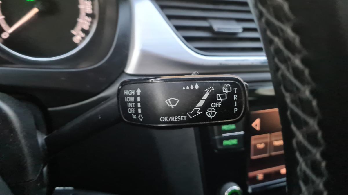 skoda-rapid-spaceback-2017-diesel-1422cc