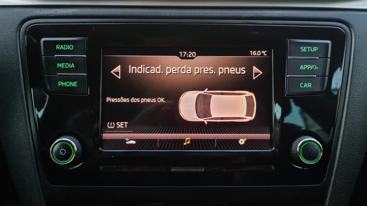 skoda-rapid-spaceback-2017-diesel-1422cc