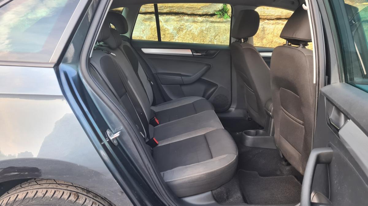 skoda-rapid-spaceback-2017-diesel-1422cc