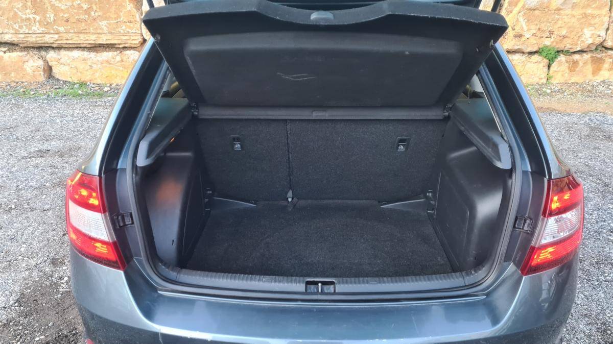 skoda-rapid-spaceback-2017-diesel-1422cc
