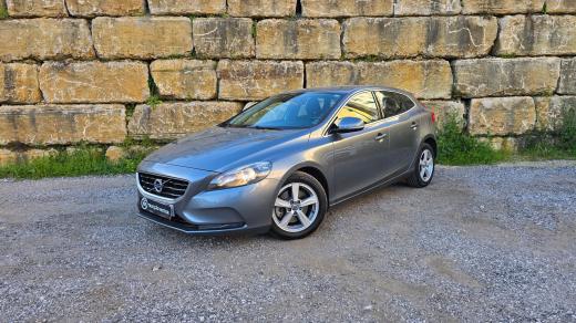 volvo-v40-2015-diesel-1560cc