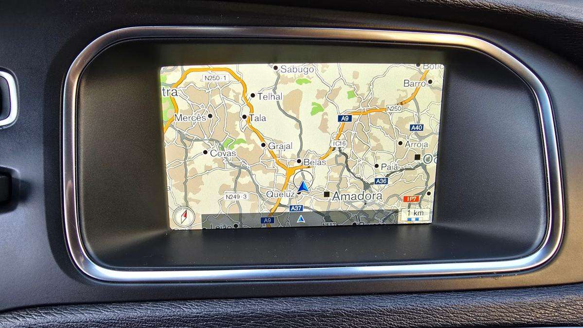 volvo-v40-2015-diesel-1560cc