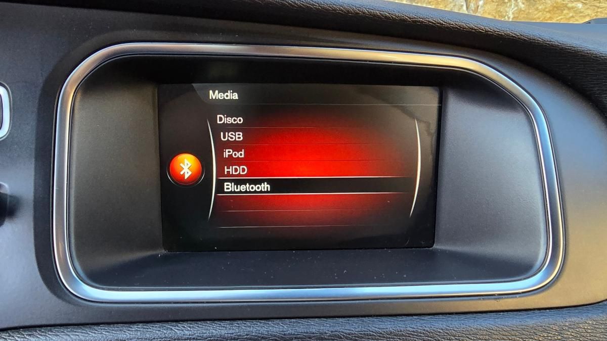 volvo-v40-2015-diesel-1560cc