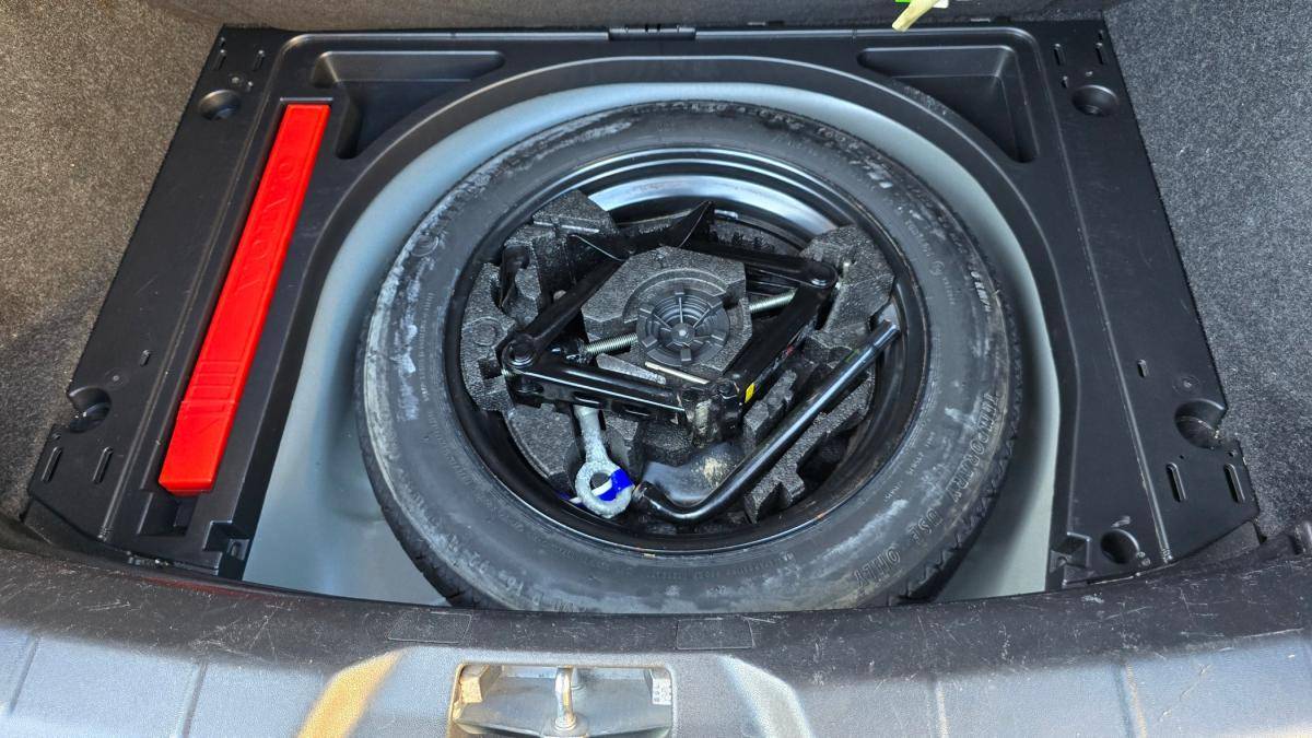 volvo-v40-2015-diesel-1560cc