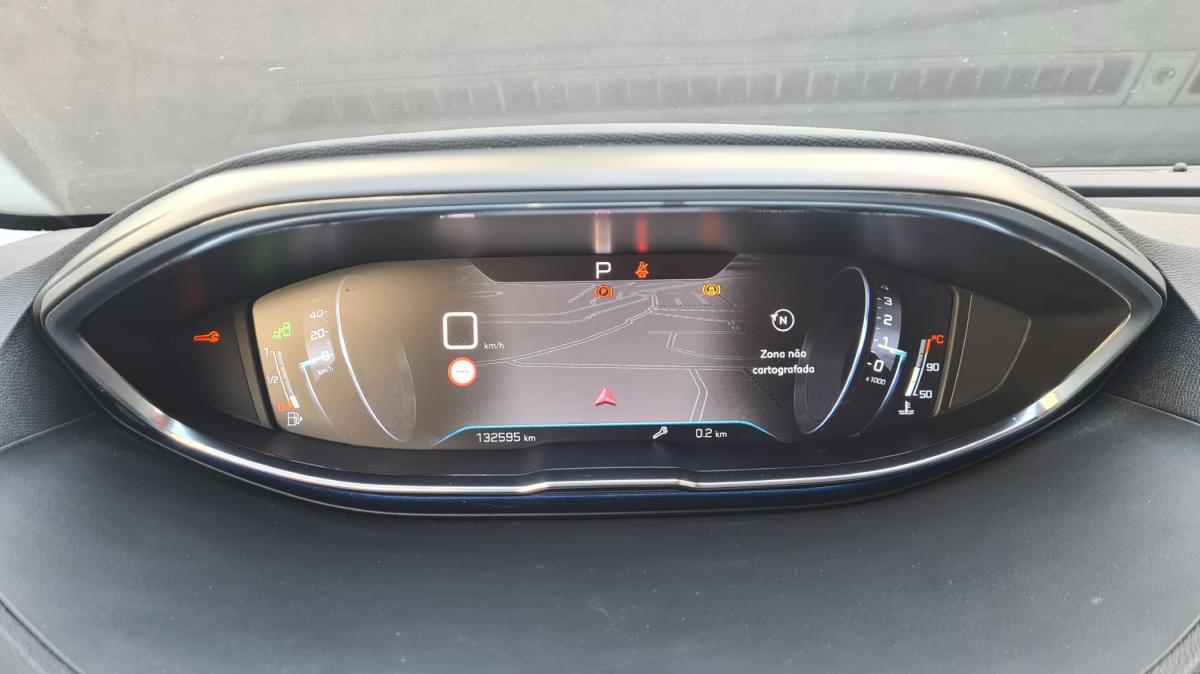 peugeot-5008-2019-diesel-1499cc