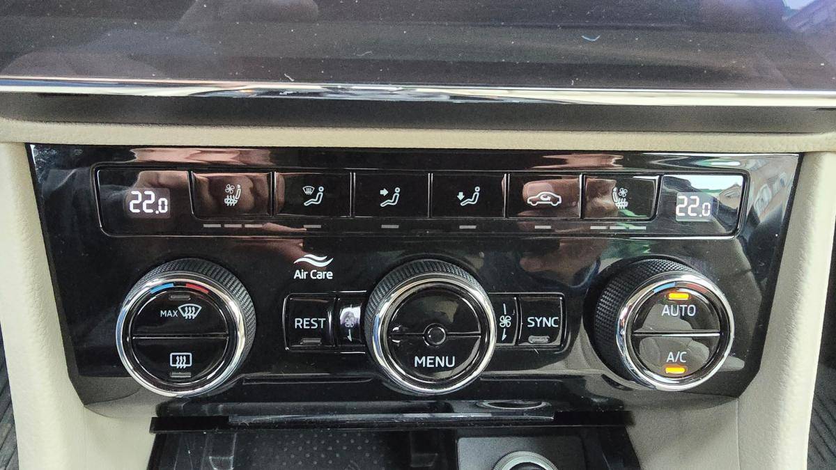 skoda-superb-2018-diesel-1968cc