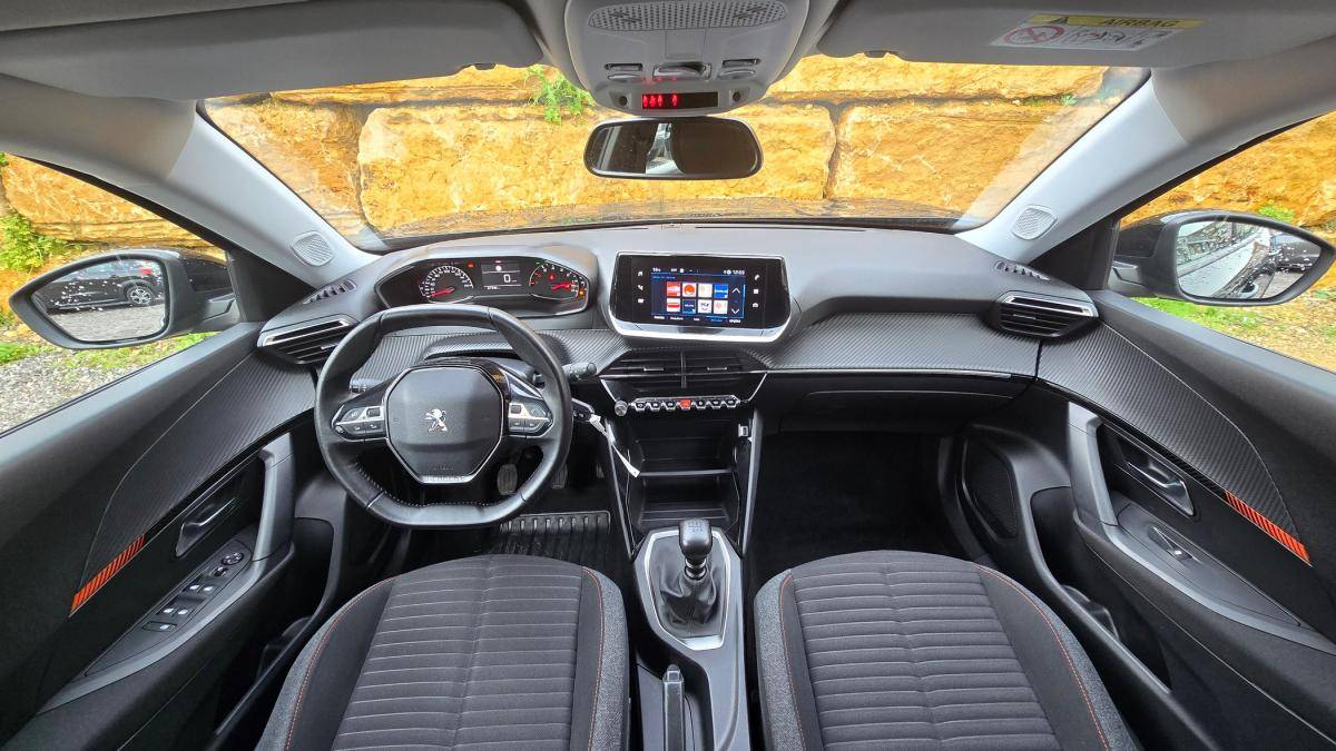 peugeot-2008-2021-diesel-1499cc