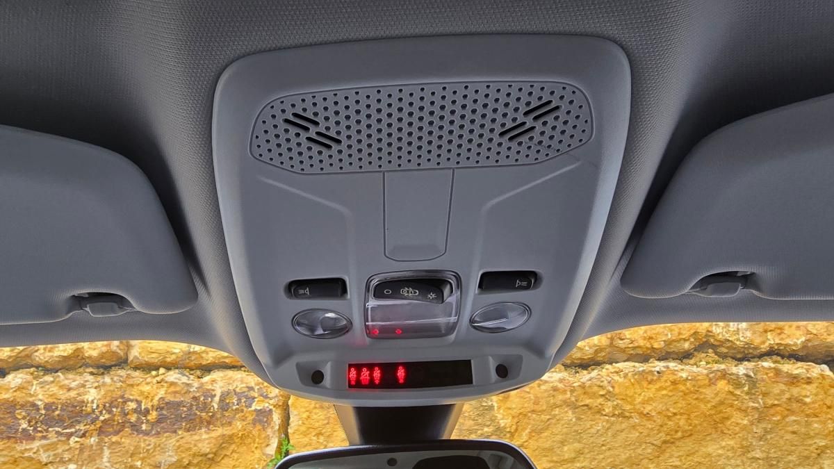 peugeot-2008-2021-diesel-1499cc