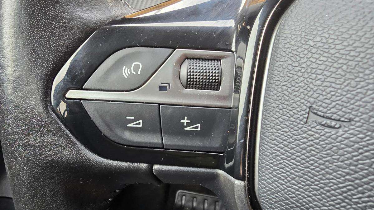 peugeot-2008-2021-diesel-1499cc