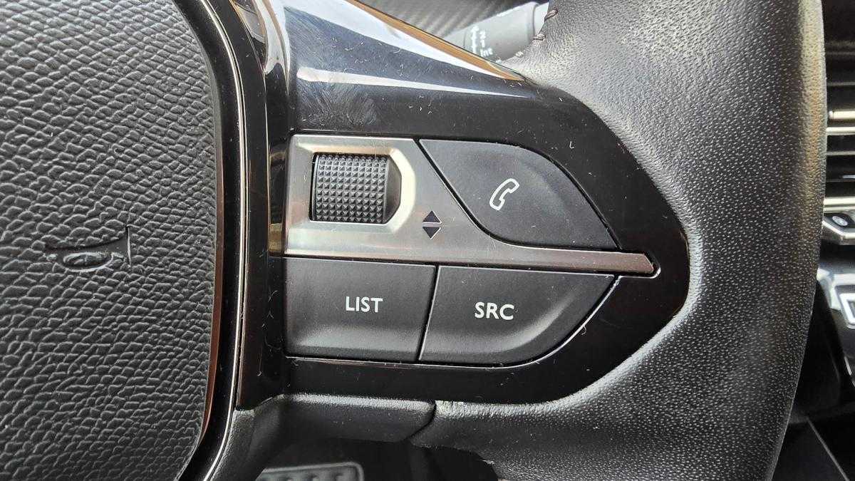 peugeot-2008-2021-diesel-1499cc