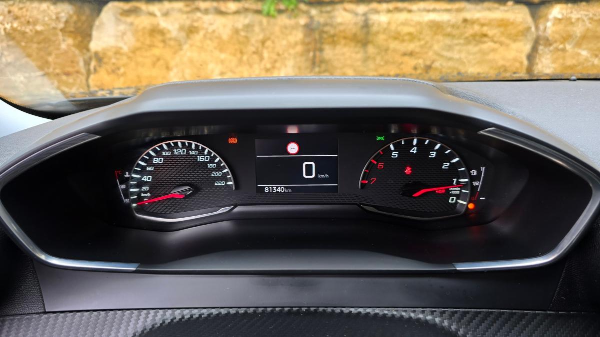 peugeot-2008-2021-diesel-1499cc
