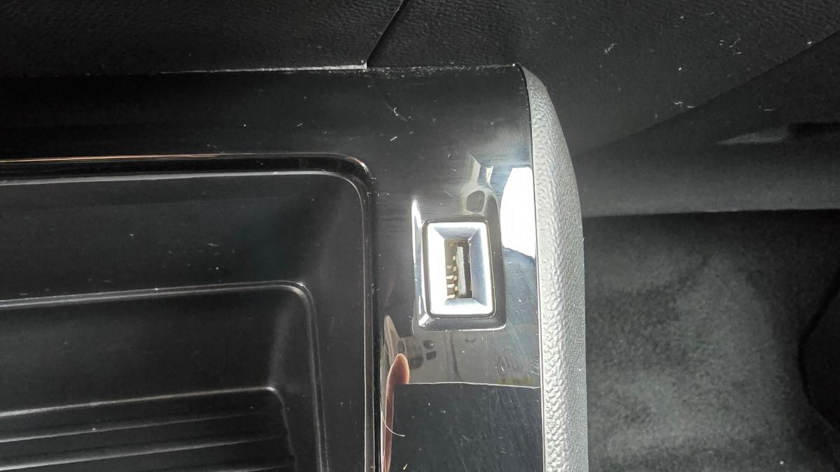 peugeot-2008-2021-diesel-1499cc