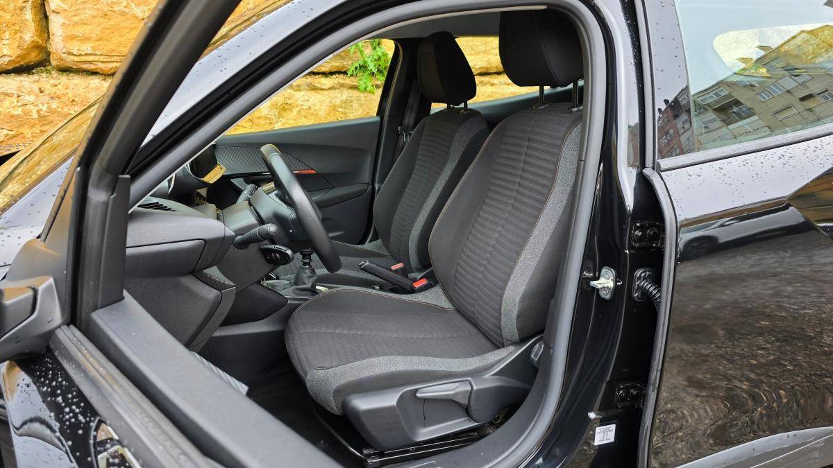 peugeot-2008-2021-diesel-1499cc