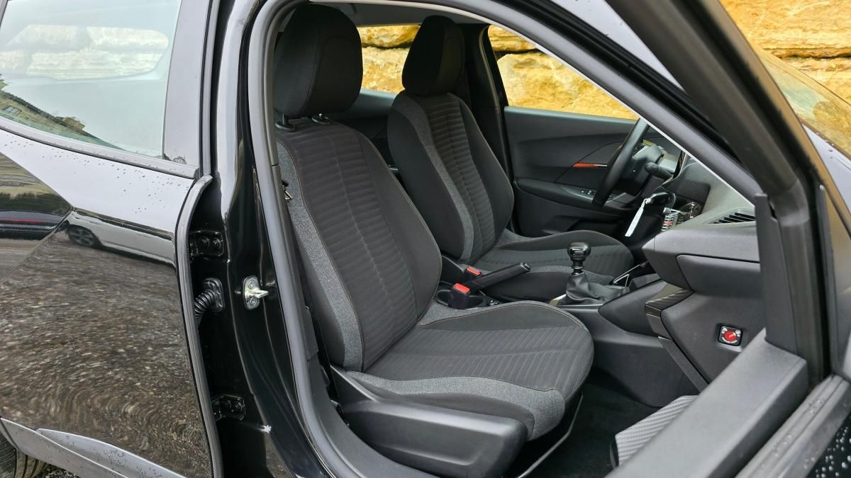 peugeot-2008-2021-diesel-1499cc