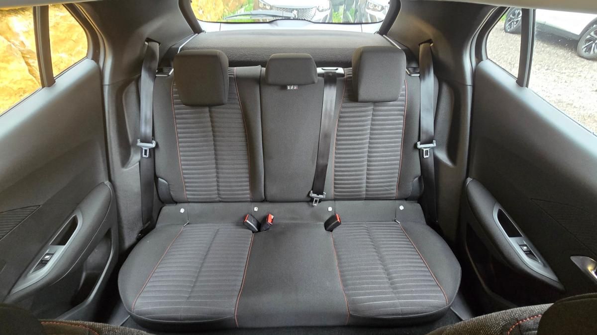 peugeot-2008-2021-diesel-1499cc