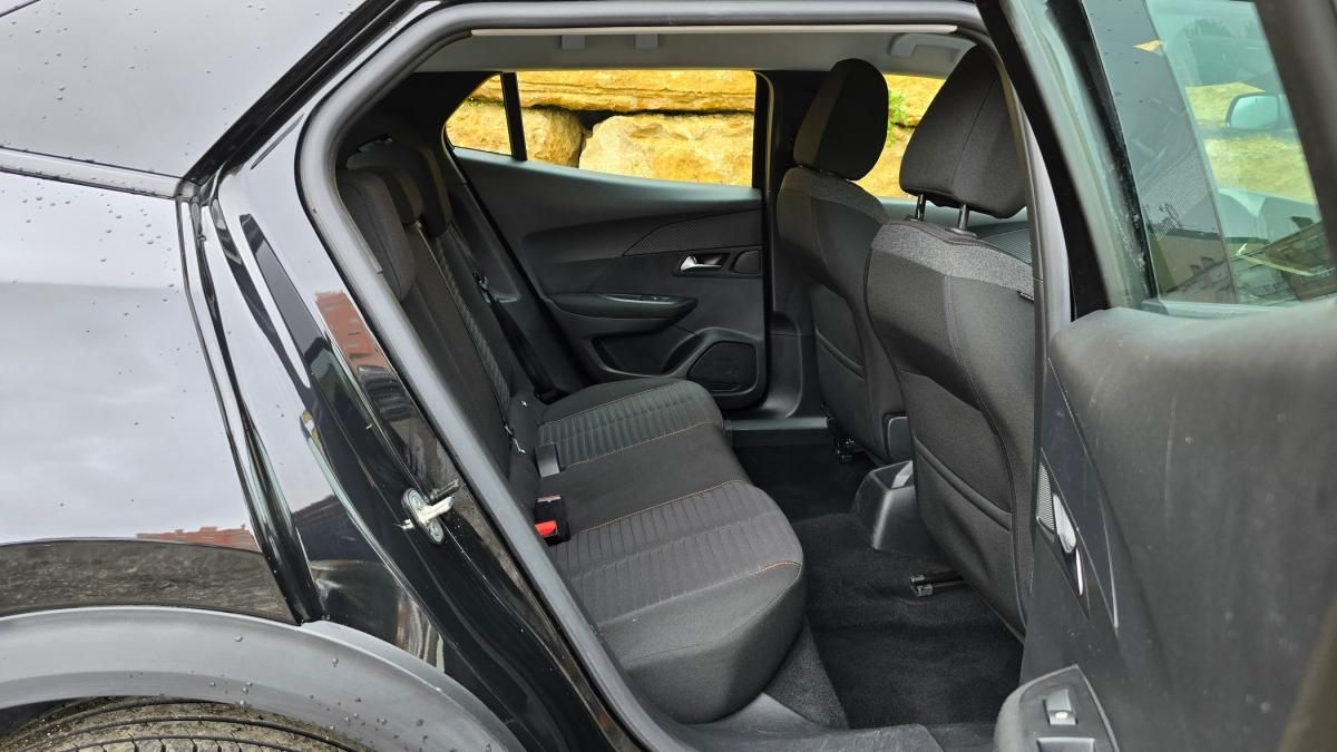 peugeot-2008-2021-diesel-1499cc