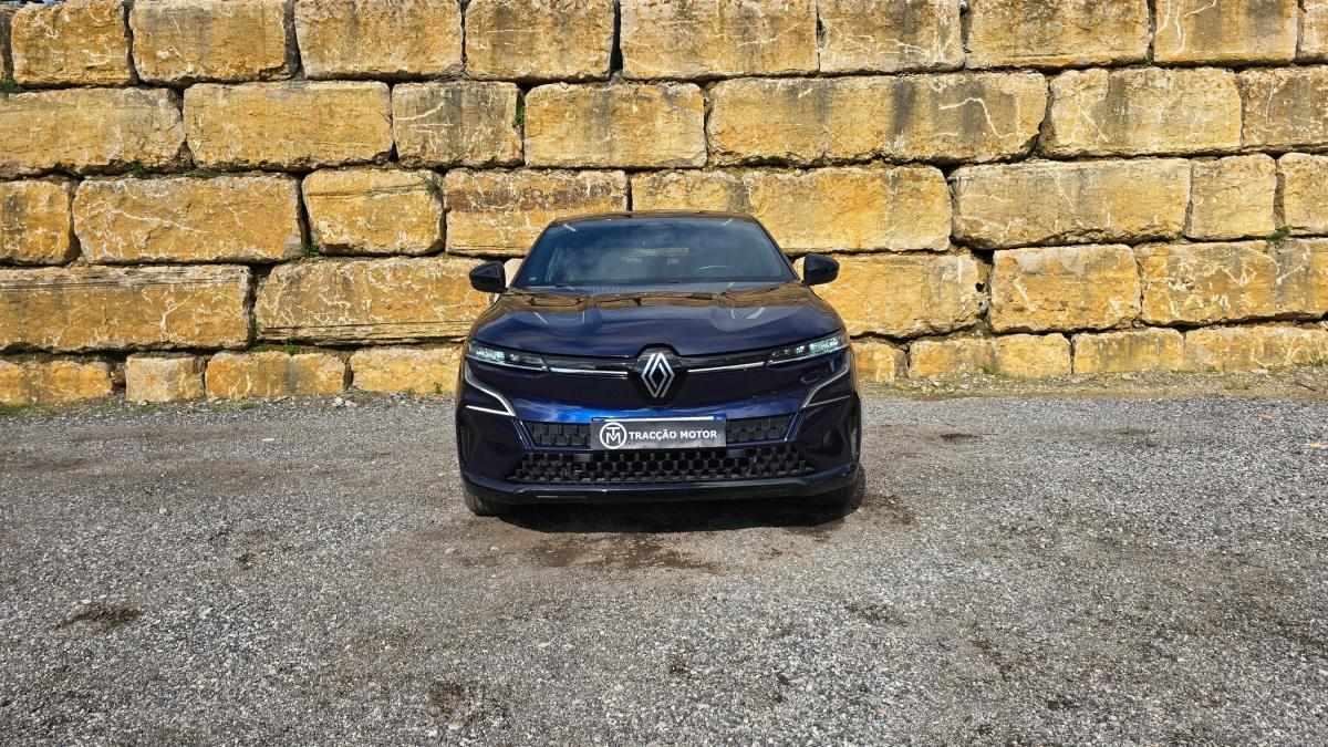 renault-megane-e-tech-2023-eletrico-0cc