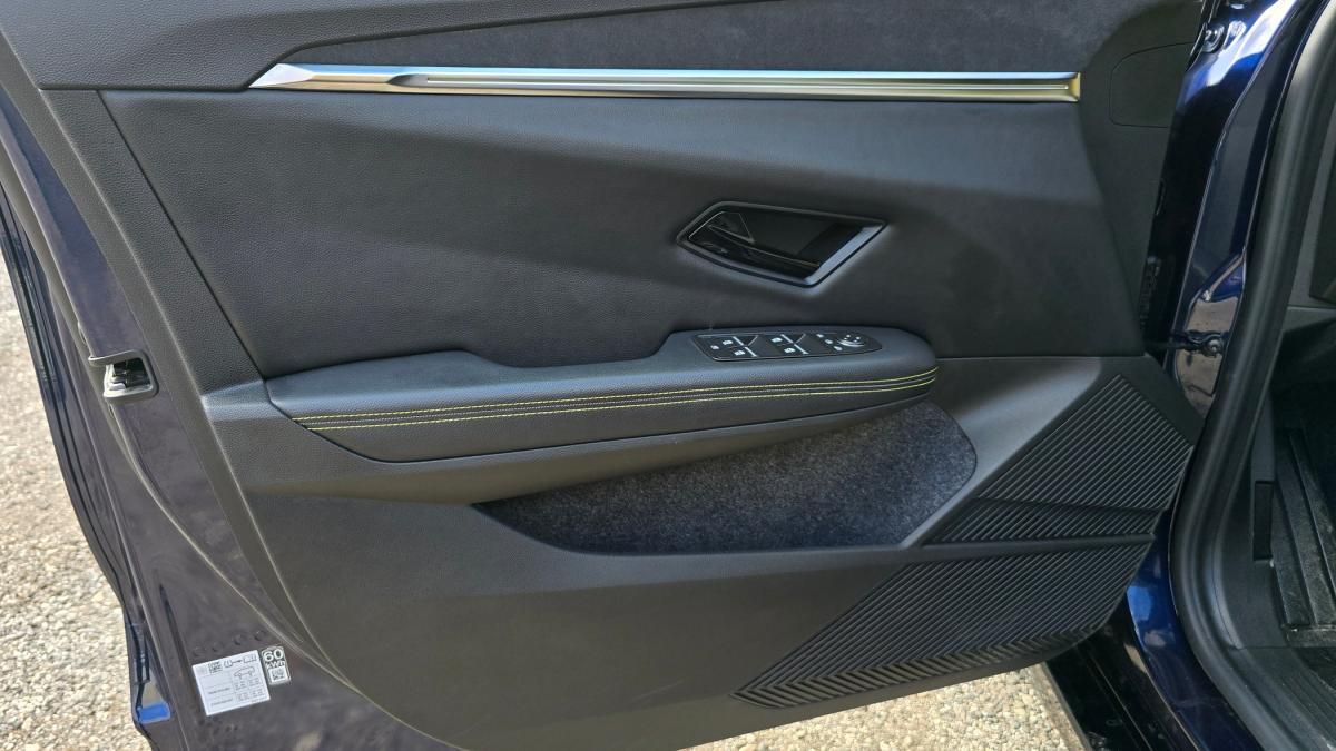 renault-megane-e-tech-2023-eletrico-0cc