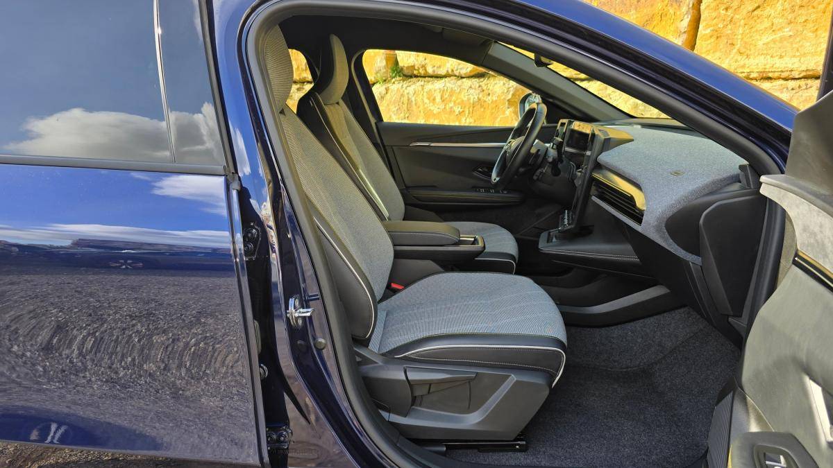 renault-megane-e-tech-2023-eletrico-0cc