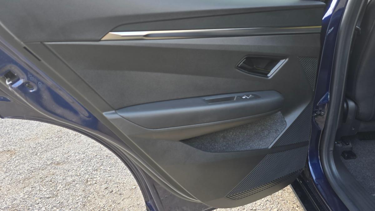 renault-megane-e-tech-2023-eletrico-0cc