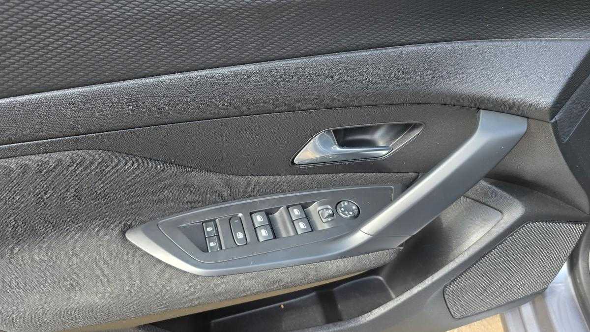 peugeot-308-2022-diesel-1499cc
