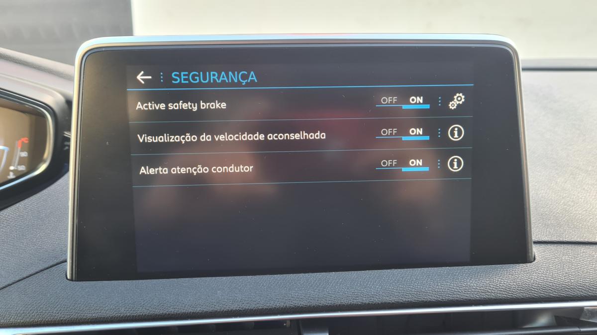 peugeot-5008-2019-diesel-1499cc