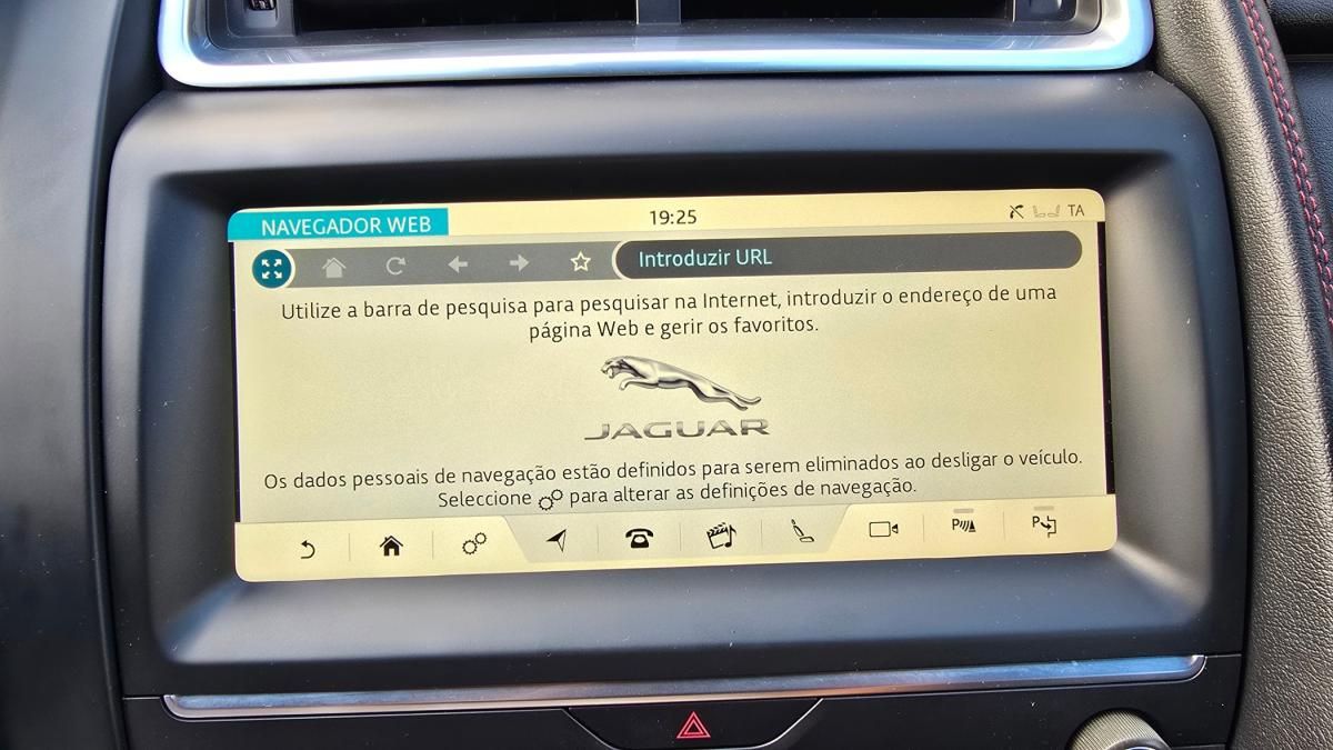 jaguar-e-pace-2018-diesel-1999cc