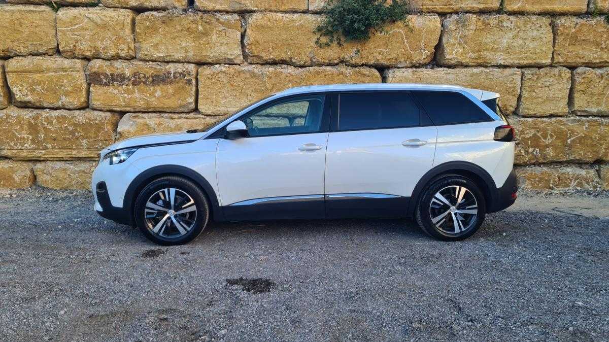 peugeot-5008-2018-diesel-1560cc