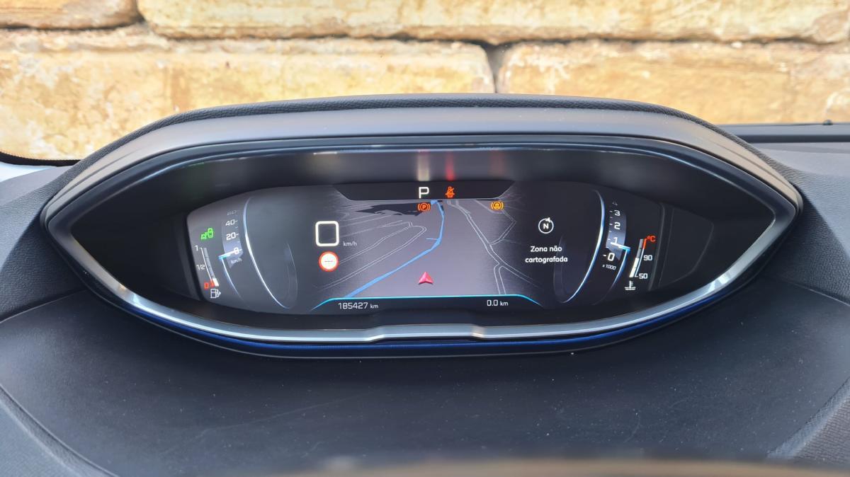 peugeot-5008-2018-diesel-1560cc